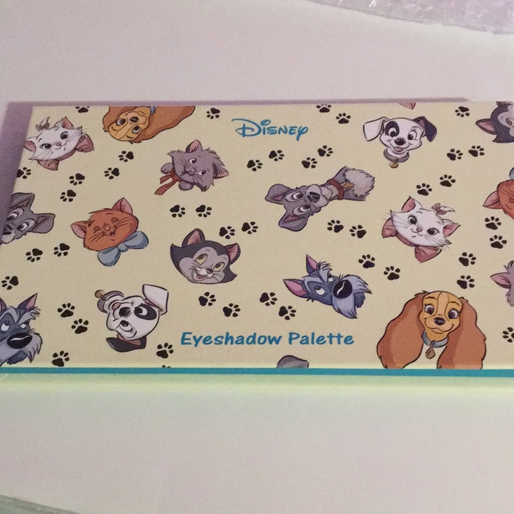 HP🎊Disney Pets Eyeshadow Palette
